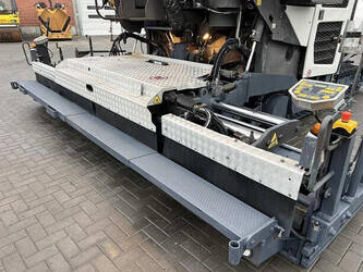 2014-volvo-p7820c-1237122-45758732