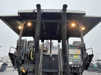 2014-volvo-p7820c-1237122-45758737