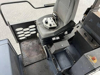 2014-volvo-p7820c-1237122-45758756