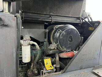 2014-volvo-p7820c-1237122-45758758