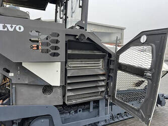 2014-volvo-p7820c-1237122-45758764