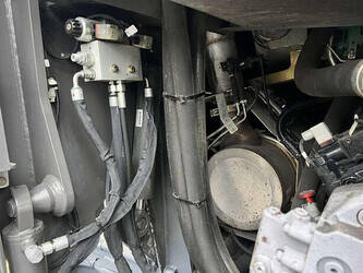 2014-volvo-p7820c-1237122-45758781