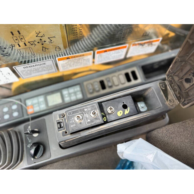 2004 Caterpillar 318CL-45760322