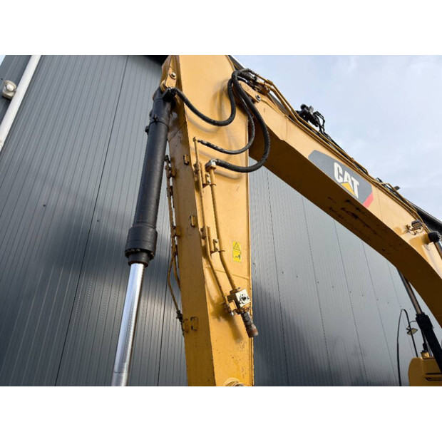 2011 كاتربيلر 323DL-45760450