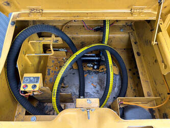 2011-caterpillar-323dl-1428133-45760452