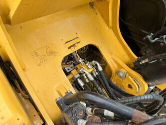 2017-caterpillar-352f-1428135-45760558