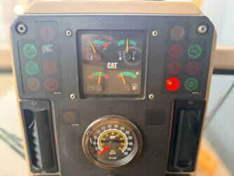 2013-caterpillar-140k-1428152-45761523