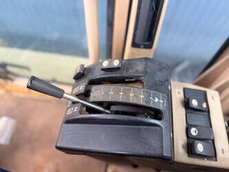 2013-caterpillar-140k-1428152-45761526