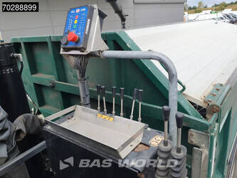 2018-mercedes-benz-arocs-3342-1294355-45763759