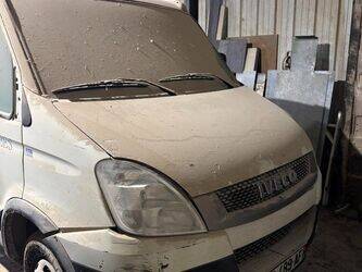 Image for Vans 2010 Iveco 35C13 for Sale in France