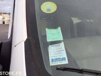 2013-renault-master-1428283-45777126