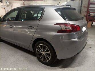 2015-peugeot-308-1428303-45777313