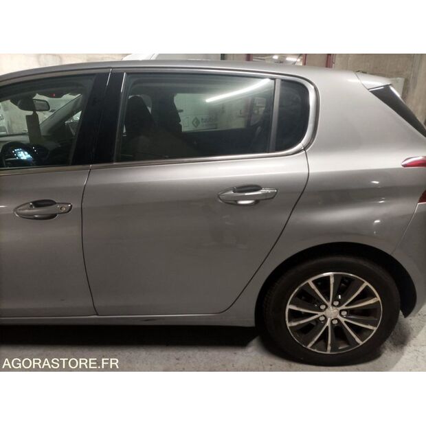 2015 بيجو 308-45777314