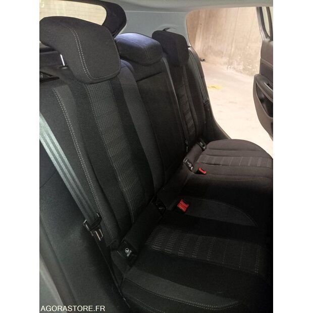 2015 بيجو 308-45777318