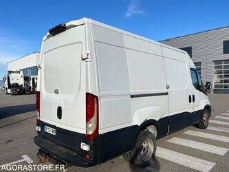 2014-iveco-daily-35c17-1428304-45777325
