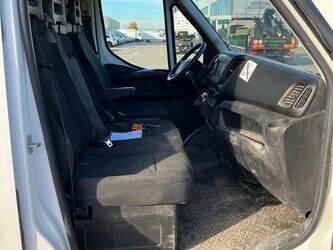 2014-iveco-daily-35c17-1428304-45777330