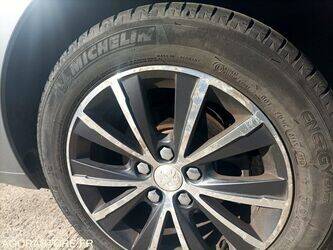 2015-peugeot-308-1428324-45777524