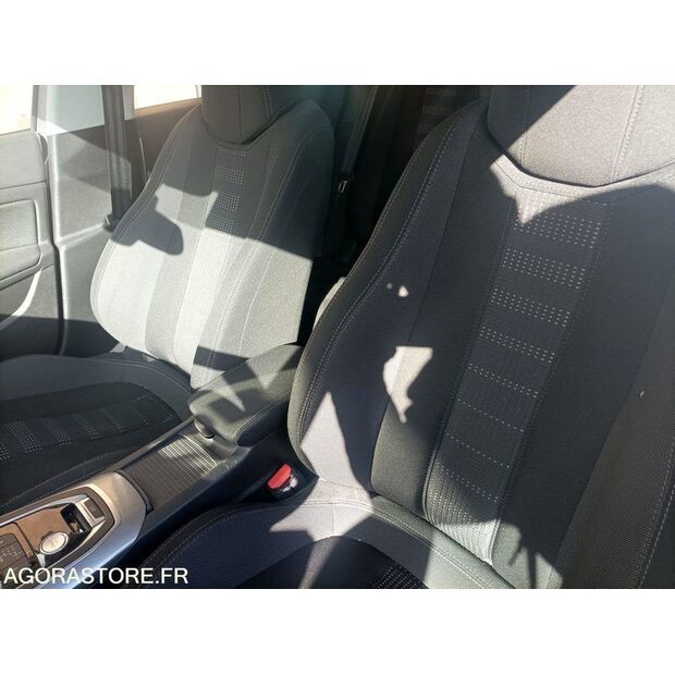 2015 بيجو 308-45777529