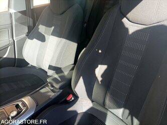 2015-peugeot-308-1428324-45777529