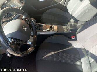 2015-peugeot-308-1428324-45777530