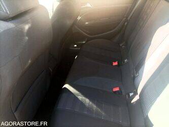 2015-peugeot-308-1428324-45777531