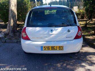 2006-renault-clio-1428328-45777555