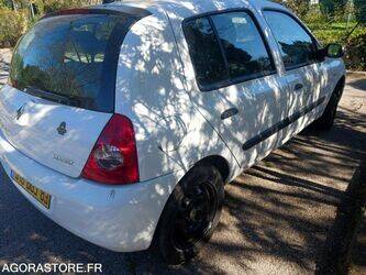 2006-renault-clio-1428328-45777556