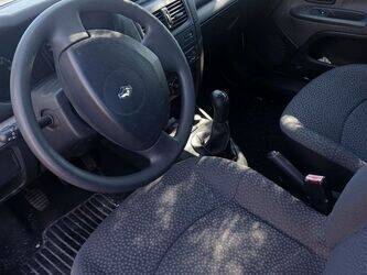 2006-renault-clio-1428328-45777558