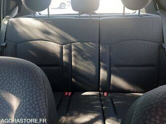 2006-renault-clio-1428328-45777559