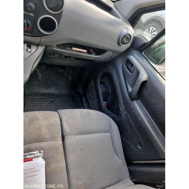 2013 Citroen BERLINGO-45777588