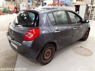 2008-renault-clio-1428337-45777688
