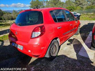 2010-renault-clio-1428342-45777743