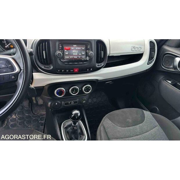 2017 Fiat 500-45777868