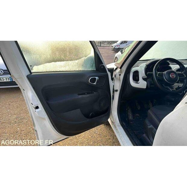 2017 Fiat 500-45777869