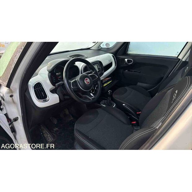 2017 Fiat 500-45777875
