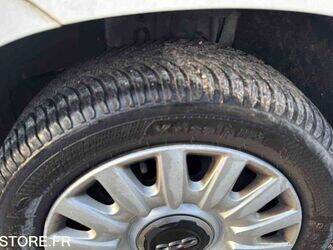 2017-fiat-500-1428352-45777881