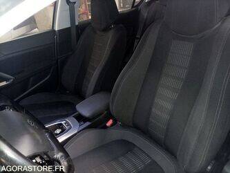 2015-peugeot-308-1428361-45777973