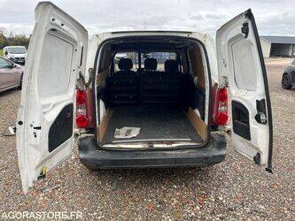 2009-peugeot-partner-1428376-45778125