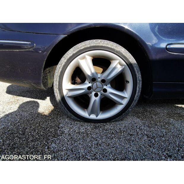 2004 مرسيدس بنز CLK-45778283