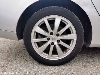 2011-renault-laguna-1428386-45778297