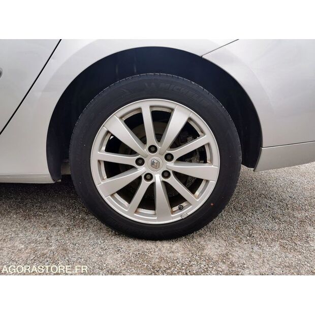 2011 Renault Laguna-45778298