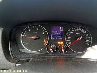 2011-renault-laguna-1428386-45778300