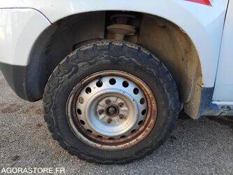 2017-dacia-duster-1427938-45778329