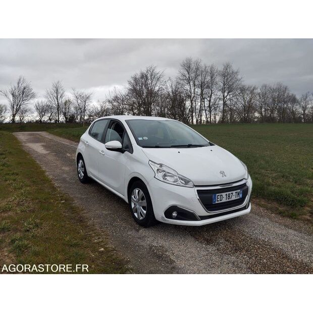 2016 Peugeot 208-45778358