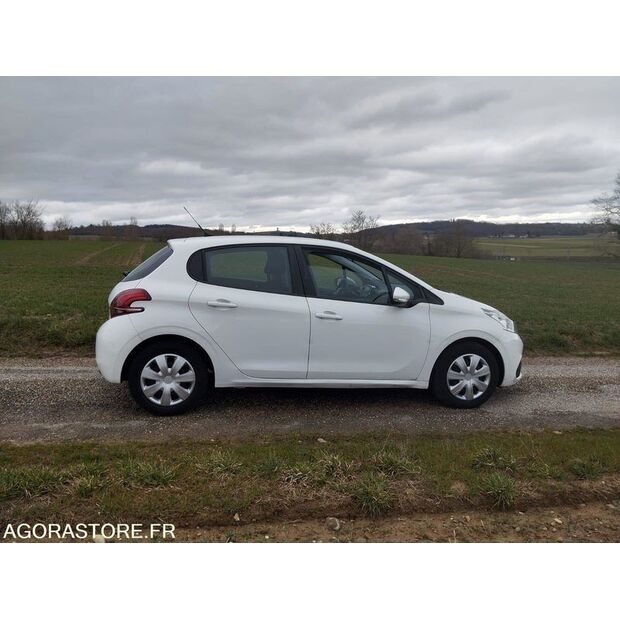 2016 Peugeot 208-45778362