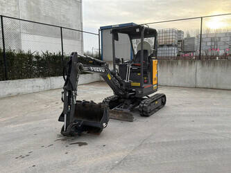 صورة ل حفارات صغيرة 2023 فولفو ECR18E
