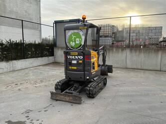 2023-volvo-ecr18e-45779066