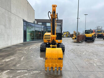 2010-jcb-8061-45781522