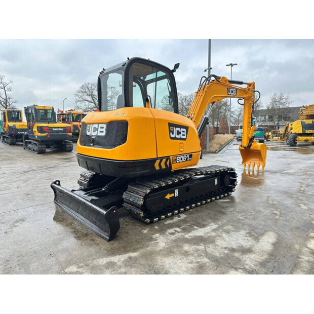 2010 جيه سي بي 8061-45781524