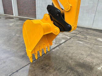 2010-jcb-8061-45781528